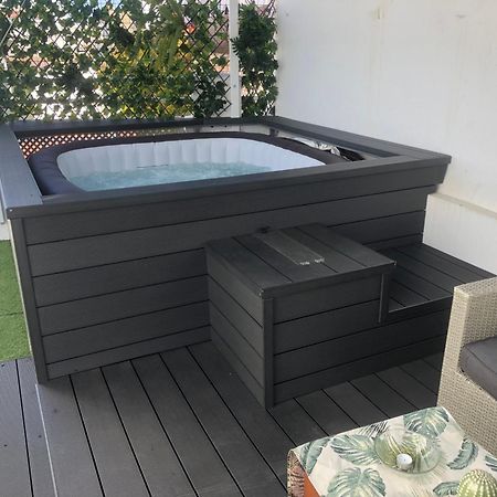 Unique Homes La Juderia Parking & Jacuzzi Севілья Екстер'єр фото